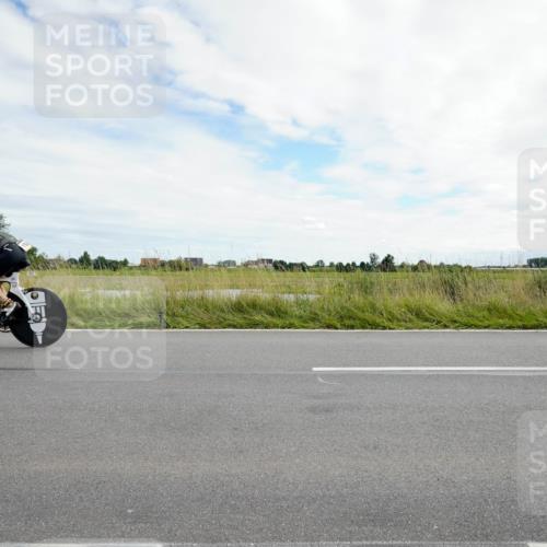 31.08.2025 - Elbe Triathlon Hamburg Michael Burmester http://msf.ph/oto/8694753 31.08.2025 15:39:12 Radfahren  meine-sportfotos.de