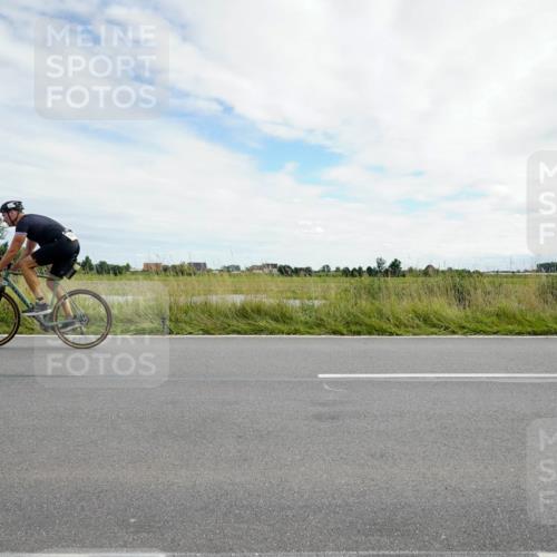 31.08.2025 - Elbe Triathlon Hamburg Michael Burmester http://msf.ph/oto/8694764 31.08.2025 15:40:00 Radfahren  meine-sportfotos.de