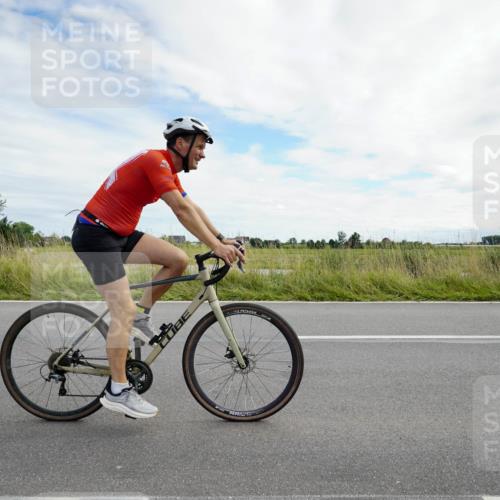 31.08.2025 - Elbe Triathlon Hamburg Michael Burmester http://msf.ph/oto/8694767 31.08.2025 15:40:36 Radfahren  meine-sportfotos.de