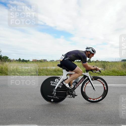 31.08.2025 - Elbe Triathlon Hamburg Michael Burmester http://msf.ph/oto/8694779 31.08.2025 15:41:29 Radfahren  meine-sportfotos.de