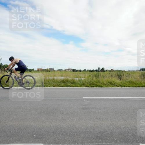 31.08.2025 - Elbe Triathlon Hamburg Michael Burmester http://msf.ph/oto/8694780 31.08.2025 15:41:32 Radfahren  meine-sportfotos.de