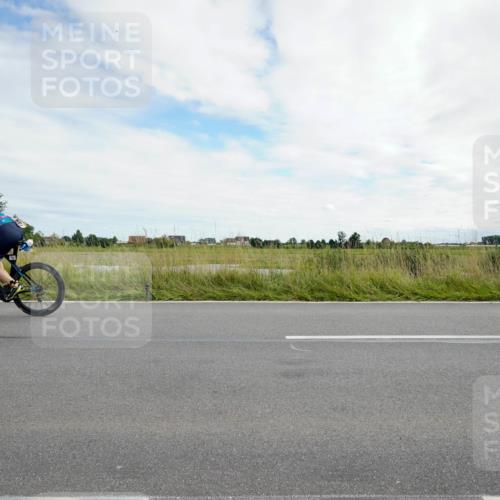 31.08.2025 - Elbe Triathlon Hamburg Michael Burmester http://msf.ph/oto/8694789 31.08.2025 15:42:52 Radfahren  meine-sportfotos.de