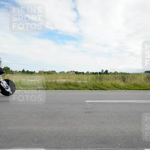 31.08.2025 - Elbe Triathlon Hamburg Michael Burmester http://msf.ph/oto/8694794 31.08.2025 15:43:19 Radfahren  meine-sportfotos.de