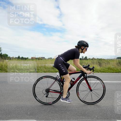 31.08.2025 - Elbe Triathlon Hamburg Michael Burmester http://msf.ph/oto/8694798 31.08.2025 15:43:39 Radfahren  meine-sportfotos.de