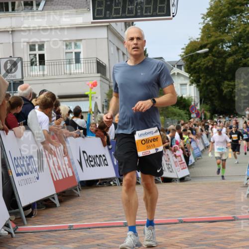 31.08.2025 - 21. Blankeneser Heldenlauf Strokosch-Dieckow http://msf.ph/oto/8694804 31.08.2025 12:34:54 Ziel 5083, 5515, 5169 meine-sportfotos.de
