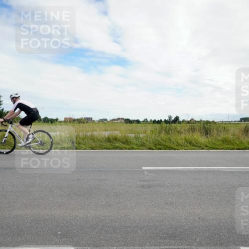 31.08.2025 - Elbe Triathlon Hamburg Michael Burmester http://msf.ph/oto/8694805 31.08.2025 15:44:29 Radfahren  meine-sportfotos.de
