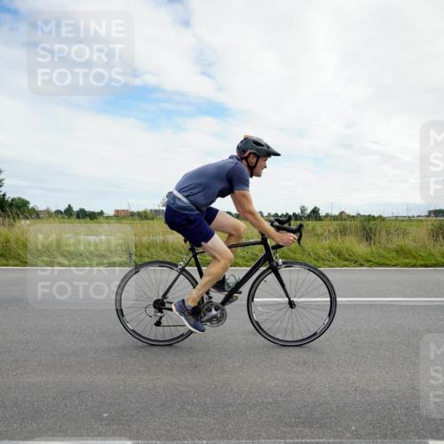 31.08.2025 - Elbe Triathlon Hamburg Michael Burmester http://msf.ph/oto/8694807 31.08.2025 15:44:32 Radfahren  meine-sportfotos.de