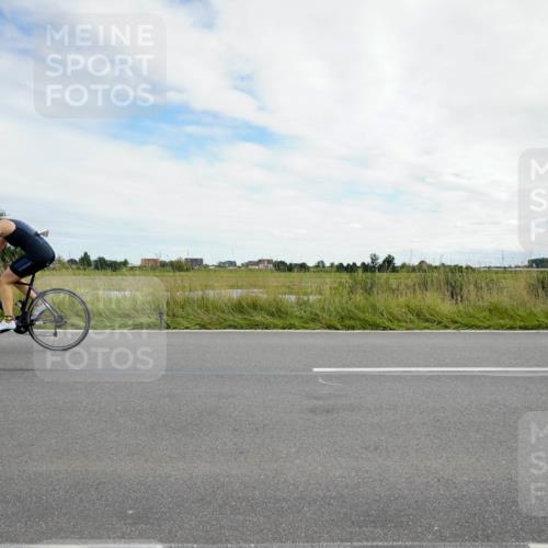 31.08.2025 - Elbe Triathlon Hamburg Michael Burmester http://msf.ph/oto/8694809 31.08.2025 15:45:05 Radfahren  meine-sportfotos.de