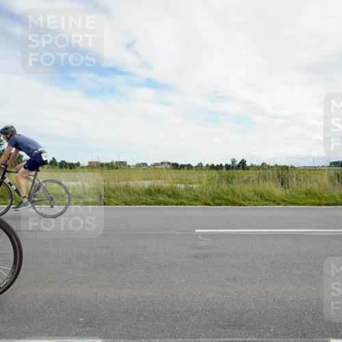 31.08.2025 - Elbe Triathlon Hamburg Michael Burmester http://msf.ph/oto/8694817 31.08.2025 15:46:38 Radfahren  meine-sportfotos.de