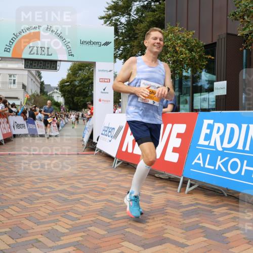 31.08.2025 - 21. Blankeneser Heldenlauf Strokosch-Dieckow http://msf.ph/oto/8694818 31.08.2025 12:34:51 Ziel 5083, 5515, 5169 meine-sportfotos.de