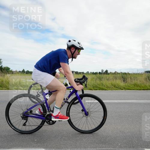 31.08.2025 - Elbe Triathlon Hamburg Michael Burmester http://msf.ph/oto/8694821 31.08.2025 15:47:07 Radfahren  meine-sportfotos.de