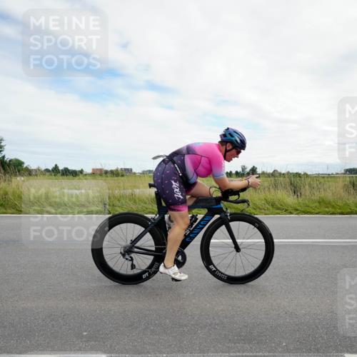 31.08.2025 - Elbe Triathlon Hamburg Michael Burmester http://msf.ph/oto/8694822 31.08.2025 15:47:16 Radfahren  meine-sportfotos.de