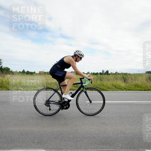 31.08.2025 - Elbe Triathlon Hamburg Michael Burmester http://msf.ph/oto/8694824 31.08.2025 15:47:40 Radfahren  meine-sportfotos.de