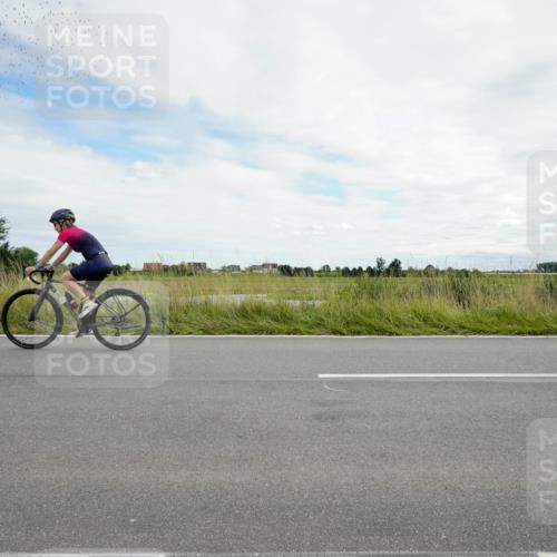 31.08.2025 - Elbe Triathlon Hamburg Michael Burmester http://msf.ph/oto/8694829 31.08.2025 15:48:52 Radfahren  meine-sportfotos.de