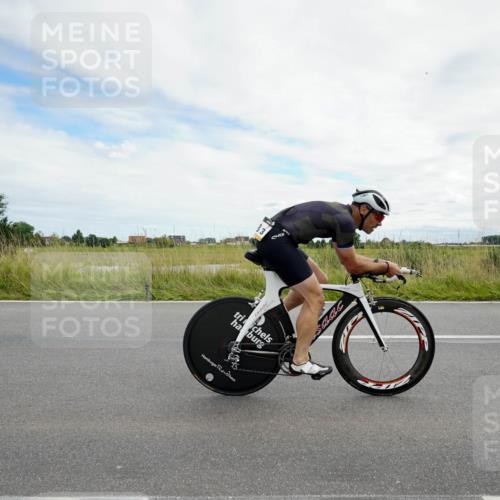 31.08.2025 - Elbe Triathlon Hamburg Michael Burmester http://msf.ph/oto/8694841 31.08.2025 15:49:47 Radfahren  meine-sportfotos.de