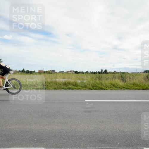 31.08.2025 - Elbe Triathlon Hamburg Michael Burmester http://msf.ph/oto/8694865 31.08.2025 15:54:20 Radfahren  meine-sportfotos.de