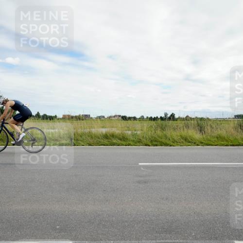 31.08.2025 - Elbe Triathlon Hamburg Michael Burmester http://msf.ph/oto/8694867 31.08.2025 15:54:21 Radfahren  meine-sportfotos.de