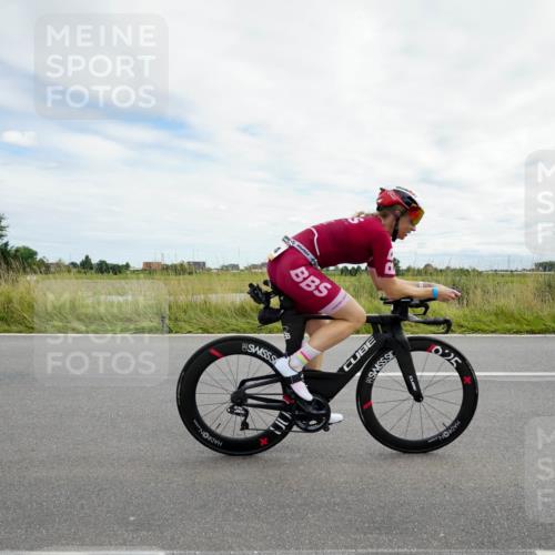 31.08.2025 - Elbe Triathlon Hamburg Michael Burmester http://msf.ph/oto/8694869 31.08.2025 15:54:36 Radfahren  meine-sportfotos.de