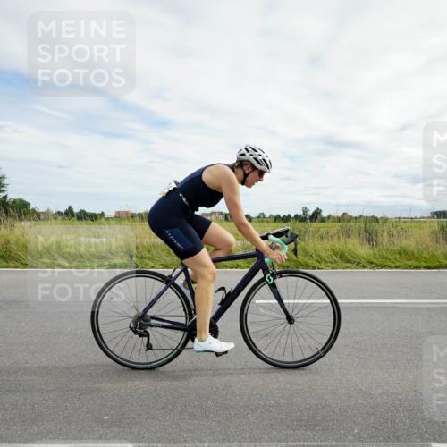 31.08.2025 - Elbe Triathlon Hamburg Michael Burmester http://msf.ph/oto/8694886 31.08.2025 15:56:59 Radfahren  meine-sportfotos.de