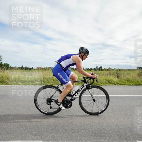 31.08.2025 - Elbe Triathlon Hamburg Michael Burmester http://msf.ph/oto/8694894 31.08.2025 15:57:42 Radfahren  meine-sportfotos.de