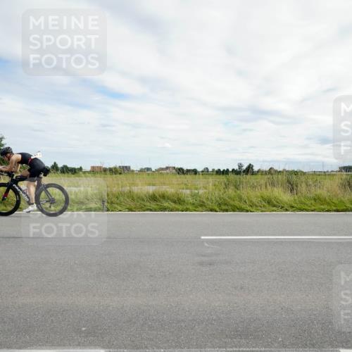 31.08.2025 - Elbe Triathlon Hamburg Michael Burmester http://msf.ph/oto/8694895 31.08.2025 15:58:15 Radfahren  meine-sportfotos.de