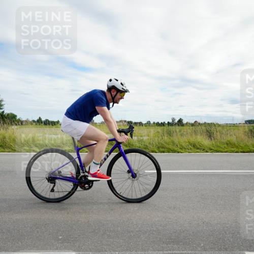 31.08.2025 - Elbe Triathlon Hamburg Michael Burmester http://msf.ph/oto/8694896 31.08.2025 15:58:26 Radfahren  meine-sportfotos.de