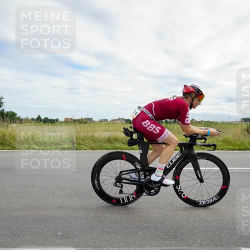 31.08.2025 - Elbe Triathlon Hamburg Michael Burmester http://msf.ph/oto/8694898 31.08.2025 15:58:38 Radfahren  meine-sportfotos.de