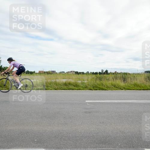 31.08.2025 - Elbe Triathlon Hamburg Michael Burmester http://msf.ph/oto/8694920 31.08.2025 16:01:01 Radfahren  meine-sportfotos.de