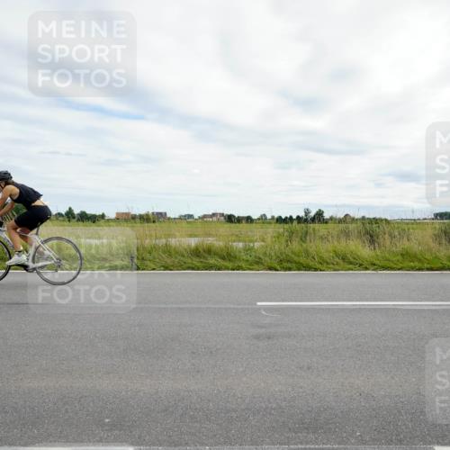31.08.2025 - Elbe Triathlon Hamburg Michael Burmester http://msf.ph/oto/8694927 31.08.2025 16:01:57 Radfahren  meine-sportfotos.de