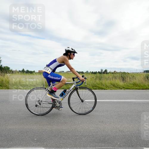 31.08.2025 - Elbe Triathlon Hamburg Michael Burmester http://msf.ph/oto/8694931 31.08.2025 16:02:31 Radfahren  meine-sportfotos.de