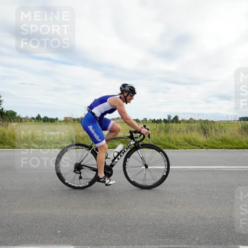 31.08.2025 - Elbe Triathlon Hamburg Michael Burmester http://msf.ph/oto/8694933 31.08.2025 16:02:33 Radfahren  meine-sportfotos.de