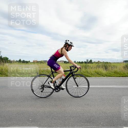 31.08.2025 - Elbe Triathlon Hamburg Michael Burmester http://msf.ph/oto/8694938 31.08.2025 16:02:54 Radfahren  meine-sportfotos.de