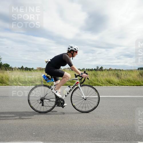 31.08.2025 - Elbe Triathlon Hamburg Michael Burmester http://msf.ph/oto/8694940 31.08.2025 16:03:36 Radfahren  meine-sportfotos.de