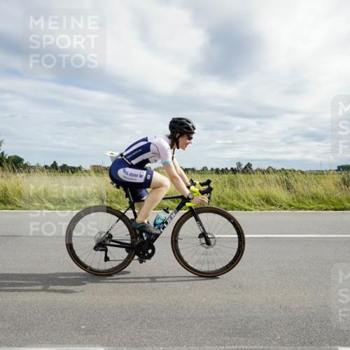 31.08.2025 - Elbe Triathlon Hamburg Michael Burmester http://msf.ph/oto/8694942 31.08.2025 16:03:57 Radfahren  meine-sportfotos.de