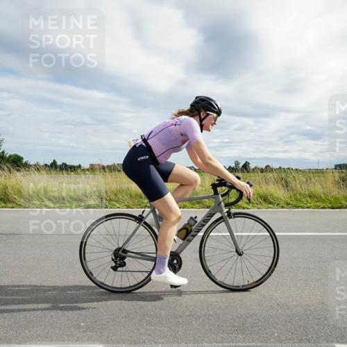 31.08.2025 - Elbe Triathlon Hamburg Michael Burmester http://msf.ph/oto/8694944 31.08.2025 16:04:12 Radfahren  meine-sportfotos.de