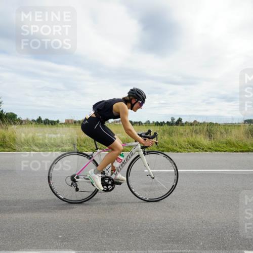 31.08.2025 - Elbe Triathlon Hamburg Michael Burmester http://msf.ph/oto/8694948 31.08.2025 16:04:40 Radfahren  meine-sportfotos.de