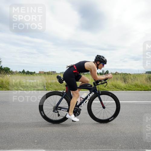31.08.2025 - Elbe Triathlon Hamburg Michael Burmester http://msf.ph/oto/8694953 31.08.2025 16:05:08 Radfahren  meine-sportfotos.de