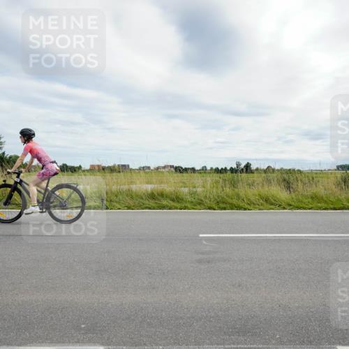 31.08.2025 - Elbe Triathlon Hamburg Michael Burmester http://msf.ph/oto/8694955 31.08.2025 16:05:17 Radfahren  meine-sportfotos.de