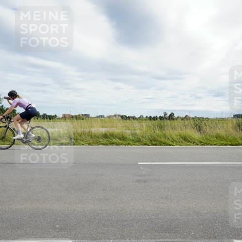31.08.2025 - Elbe Triathlon Hamburg Michael Burmester http://msf.ph/oto/8694961 31.08.2025 16:06:19 Radfahren  meine-sportfotos.de