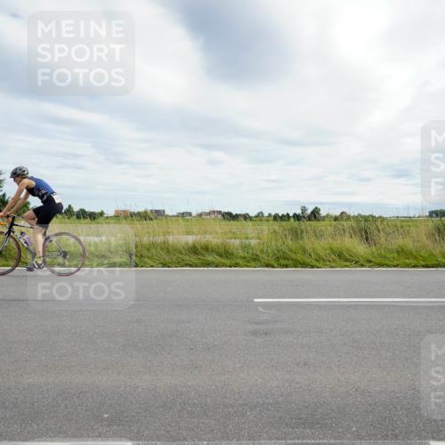 31.08.2025 - Elbe Triathlon Hamburg Michael Burmester http://msf.ph/oto/8694963 31.08.2025 16:06:41 Radfahren  meine-sportfotos.de