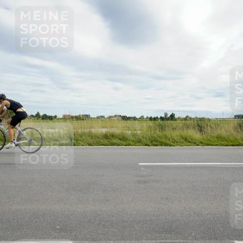 31.08.2025 - Elbe Triathlon Hamburg Michael Burmester http://msf.ph/oto/8694964 31.08.2025 16:06:44 Radfahren  meine-sportfotos.de