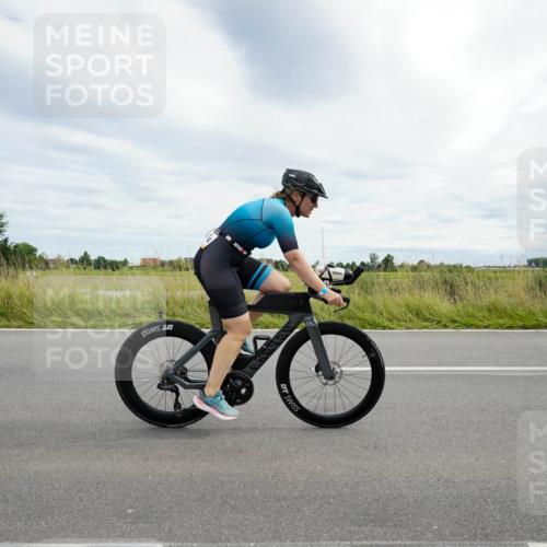 31.08.2025 - Elbe Triathlon Hamburg Michael Burmester http://msf.ph/oto/8694965 31.08.2025 16:06:48 Radfahren  meine-sportfotos.de