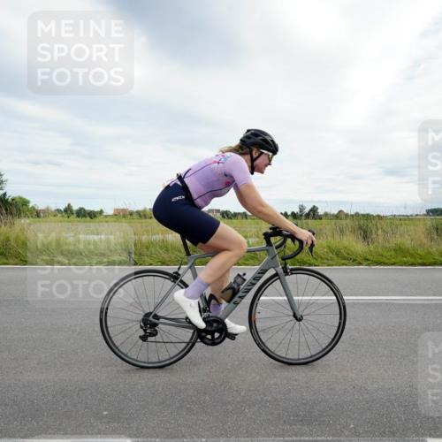 31.08.2025 - Elbe Triathlon Hamburg Michael Burmester http://msf.ph/oto/8694988 31.08.2025 16:08:57 Radfahren  meine-sportfotos.de