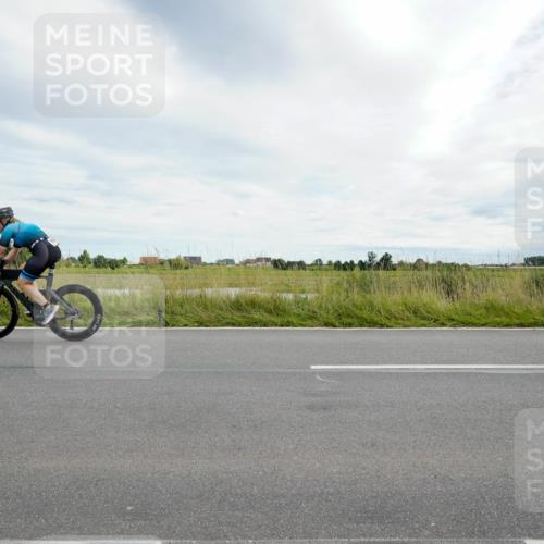 31.08.2025 - Elbe Triathlon Hamburg Michael Burmester http://msf.ph/oto/8694990 31.08.2025 16:09:03 Radfahren  meine-sportfotos.de