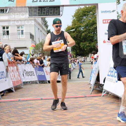 31.08.2025 - 21. Blankeneser Heldenlauf Strokosch-Dieckow http://msf.ph/oto/8694992 31.08.2025 12:34:24 Ziel 5264, 5563, 5716, 4208 meine-sportfotos.de