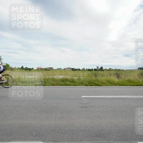 31.08.2025 - Elbe Triathlon Hamburg Michael Burmester http://msf.ph/oto/8694994 31.08.2025 16:09:26 Radfahren  meine-sportfotos.de
