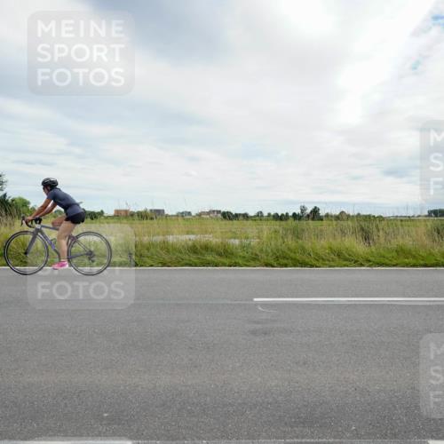 31.08.2025 - Elbe Triathlon Hamburg Michael Burmester http://msf.ph/oto/8694996 31.08.2025 16:09:36 Radfahren  meine-sportfotos.de