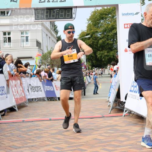 31.08.2025 - 21. Blankeneser Heldenlauf Strokosch-Dieckow http://msf.ph/oto/8694999 31.08.2025 12:34:24 Ziel 5264, 5563, 5716, 4208 meine-sportfotos.de