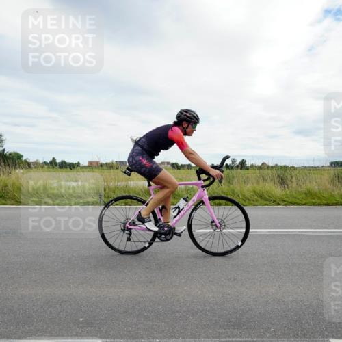 31.08.2025 - Elbe Triathlon Hamburg Michael Burmester http://msf.ph/oto/8695001 31.08.2025 16:10:17 Radfahren  meine-sportfotos.de
