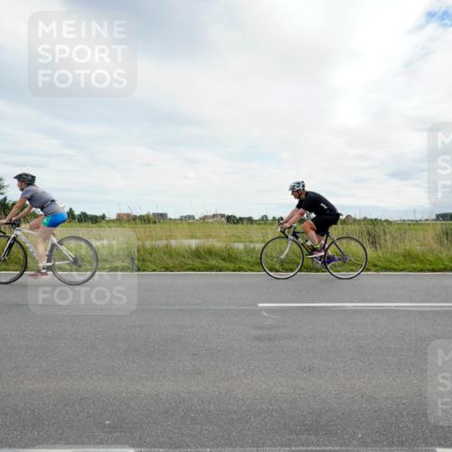 31.08.2025 - Elbe Triathlon Hamburg Michael Burmester http://msf.ph/oto/8695002 31.08.2025 16:10:23 Radfahren  meine-sportfotos.de